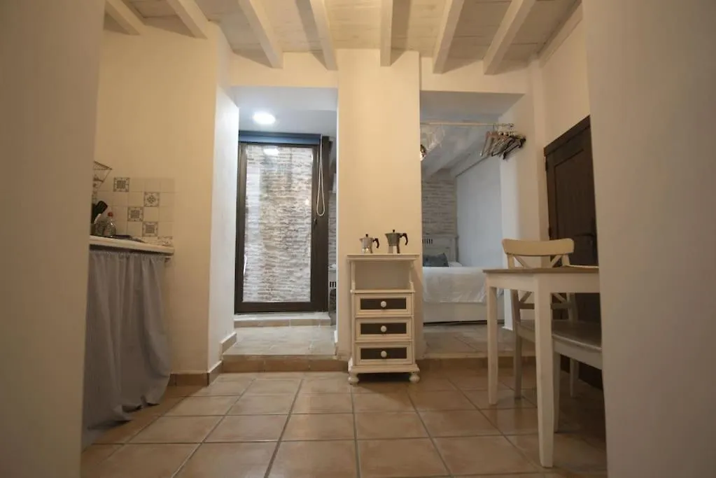 La Casa Del Cuento Bajo Apartment Granada